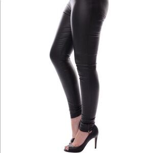 BLACK FAUX LEATHER LEGGINGS